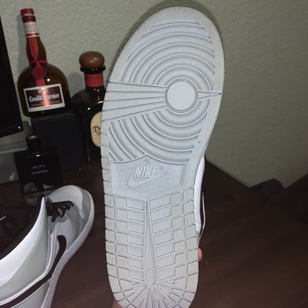 Jordan 1 mid